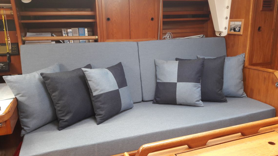 Bootkussens, kussens op maat, bootkussen bekleden, kussens boot, bootstoffering DD&B outdoor living