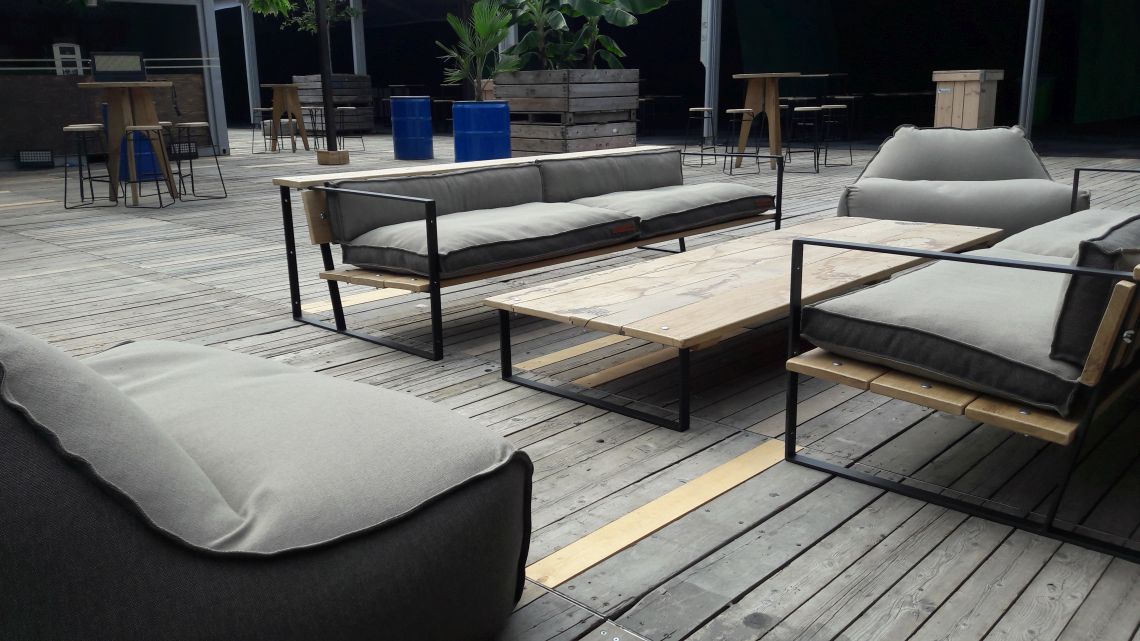 Kussens op maat, maatkussens, loungekussens, zitzakken, poefen DD&B outdoor living