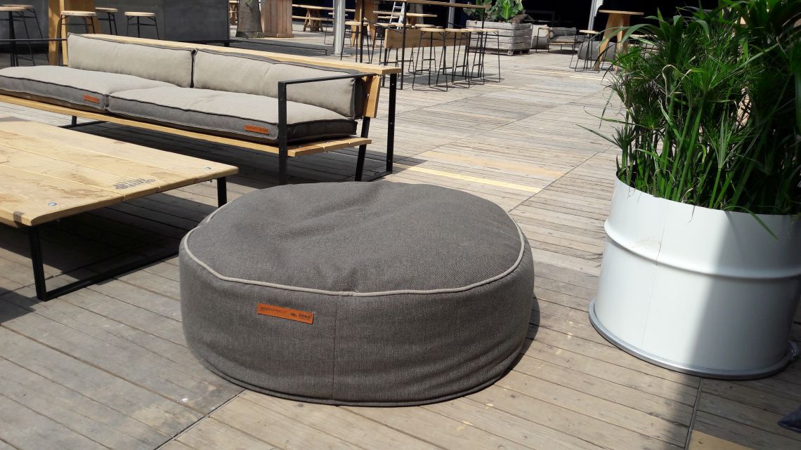 Kussens op maat, maatkussens, loungekussens, zitzakken, poefen DD&B outdoor living