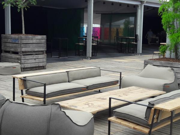 Kussens op maat, maatkussens, loungekussens, zitzakken, poefen DD&B outdoor living